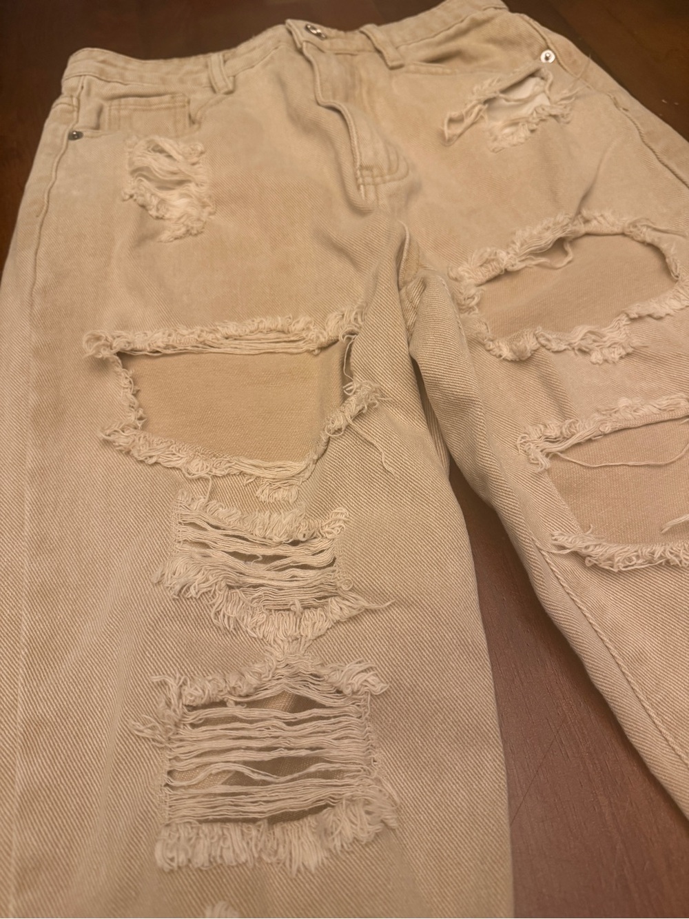 Missguided Riot Extreme Ripped High-Waisted Mom Jeans - Picture 4 of 11